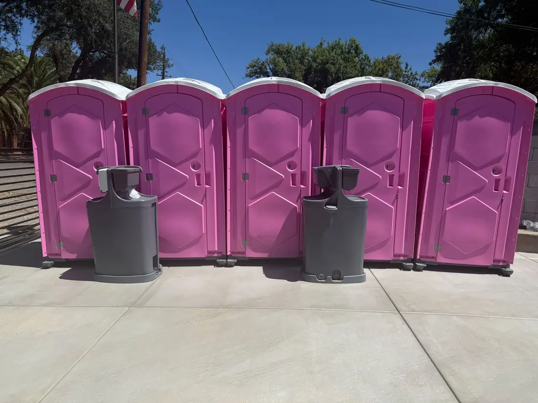 Quinceañera Restroom Checklist for Valley Backyards